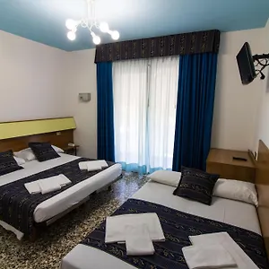 2* Hotel Lucy