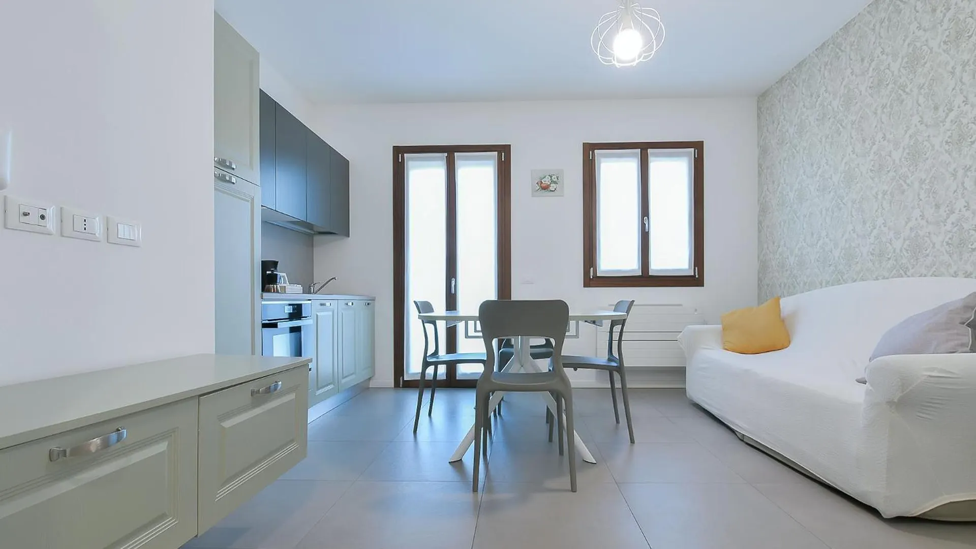 Queen Venice Fly Apartments Campalto 0*,  Italy